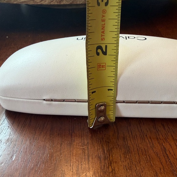👓Calvin Klein Hard Glasses Case in White & Black w/Velvet Interior, EUC, Clean! - Picture 10 of 10